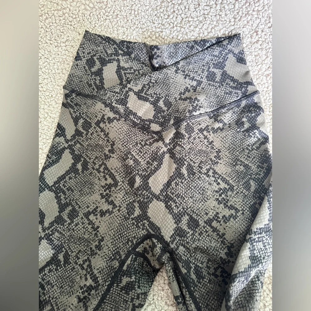 Buff Bunny Collection Snake Print Bra and Leggings Set - Picture 5 of 8